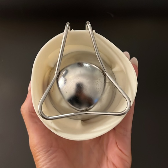 Sur La Table Chef’n Swil’n Perfect Egg Poacher - Picture 8 of 10